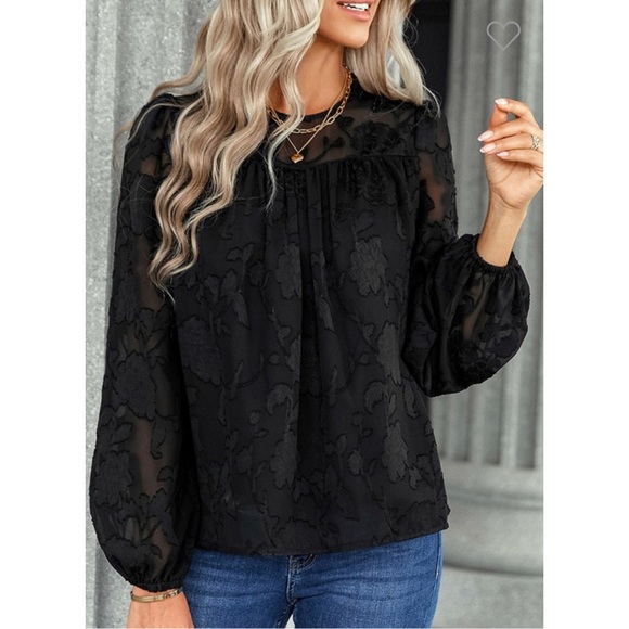 Black Floral Modern Lace Chic Blouse - Picture 2 of 8